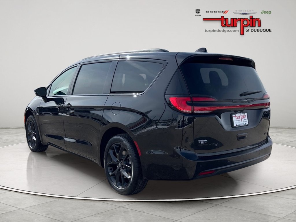 New 2026 Chrysler Pacifica Select w/ S Appearance Package AWD/4WD image 3