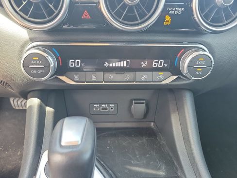 Used 2023 Nissan Sentra SR w/ Midnight Edition Package FWD image 21