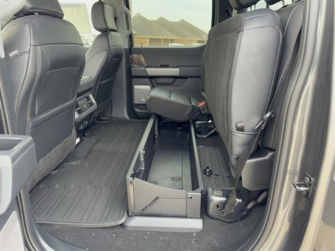 New 2026 Ford F250 Lariat w/ Black Appearance Package image 11