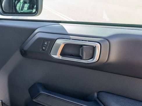 New 2025 Ford Bronco Badlands image 25