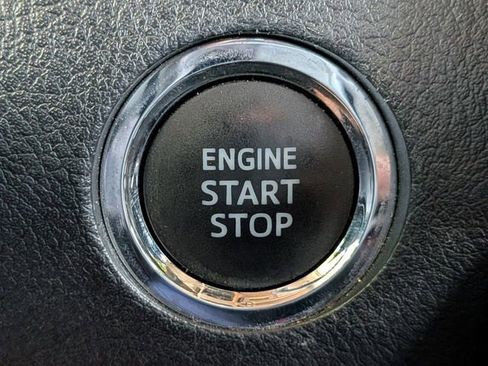 Used 2022 Toyota 4Runner TRD Off-Road AWD/4WD image 31