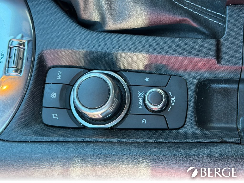 Used 2022 MAZDA MX-5 Miata Grand Touring RWD image 32