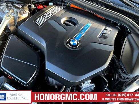 Used 2019 BMW 530e w/ Convenience Package image 30