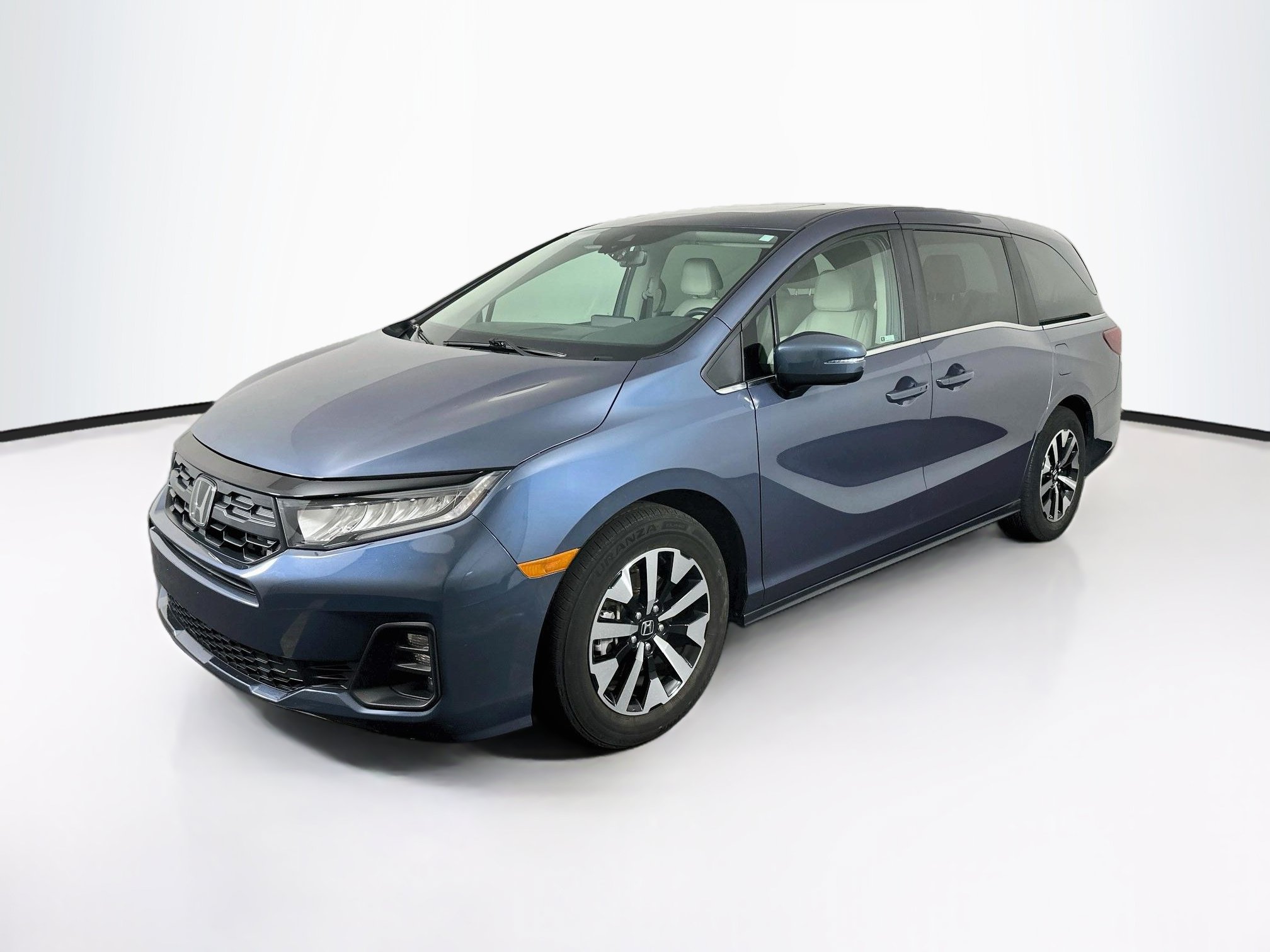 Used 2025 Honda Odyssey EX-L image 3