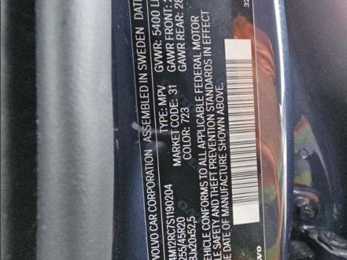 Used 2025 Volvo XC60 B5 Plus image 19