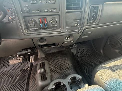 Used 2003 Chevrolet Silverado 2500 W/T AWD/4WD image 12