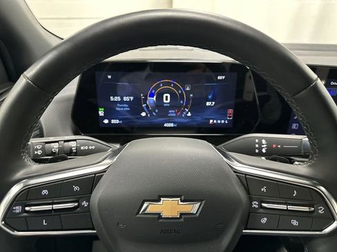 Used 2025 Chevrolet Equinox LT w/ Convenience Package II image 10