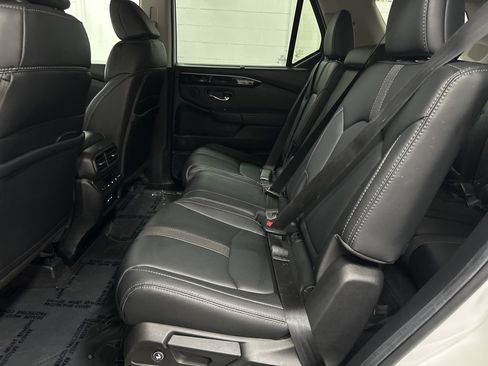 Used 2025 Honda Pilot Touring image 23