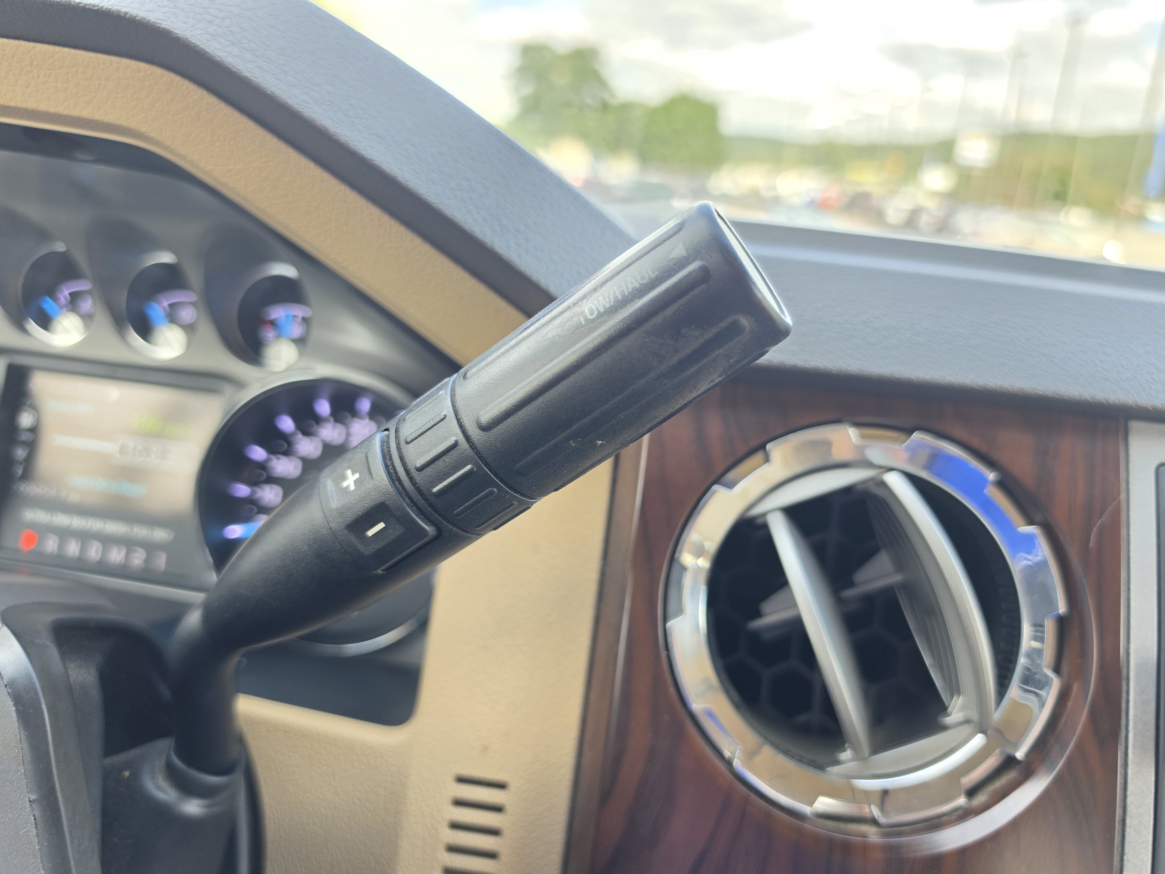 Used 2011 Ford F350 Lariat w/ Chrome Pkg AWD/4WD image 28