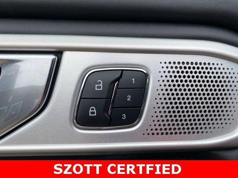 Used 2020 Ford Explorer Platinum w/ Premium Technology Package image 31