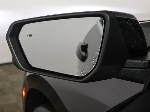 Used 2023 Chevrolet Equinox LT w/ Driver Convenience Package image 30