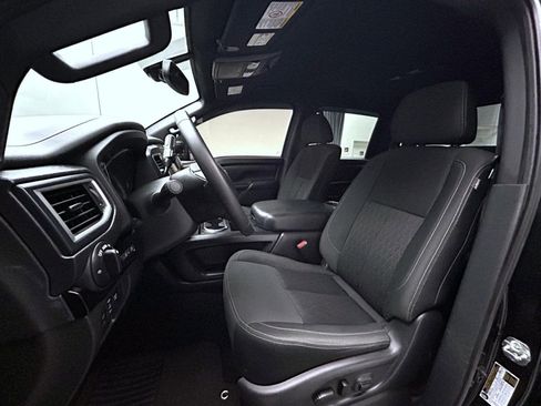 Used 2019 Nissan Titan SV w/ SV Convenience Package image 10