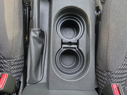 Used 2017 Nissan Frontier SV w/ SV Value Truck Package image 19