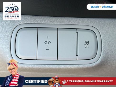 Used 2025 Hyundai Venue SEL FWD image 31