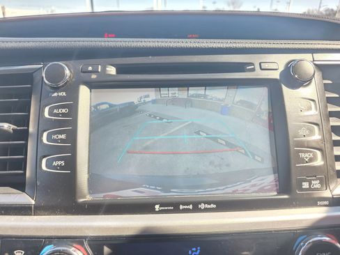 Used 2019 Toyota Highlander XLE AWD/4WD image 15