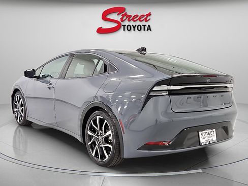 Certified 2024 Toyota Prius Prime image 2