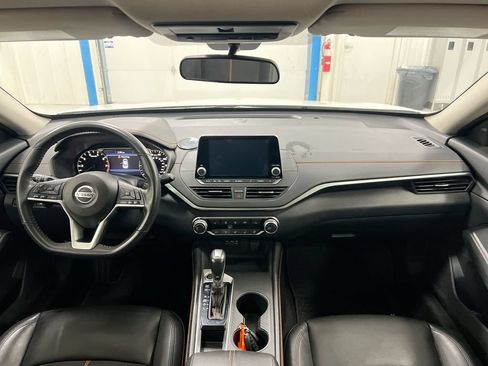 Used 2022 Nissan Altima 2.5 SR w/ Midnight Edition Package FWD image 10