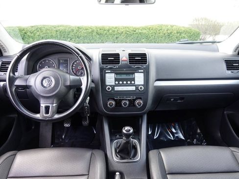 Used 2010 Volkswagen Jetta Limited Edition FWD image 85