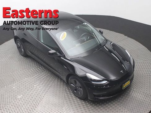 Used 2023 Tesla Model 3 Standard Range RWD image 3