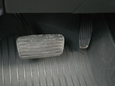 Used 2024 Chevrolet Silverado 2500 LTZ w/ LTZ Plus Package image 45