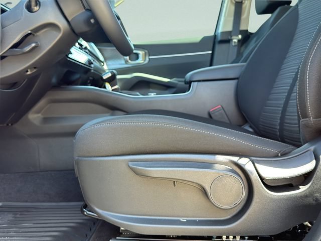 New 2026 Kia Sorento LX FWD image 24