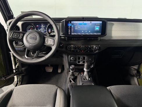 Used 2024 Jeep Wrangler Unlimited w/ Convenience Group AWD/4WD image 23