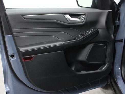 New 2026 Ford Escape SE image 11