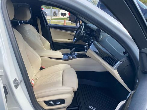 Used 2021 BMW 530i w/ Convenience Package RWD image 16