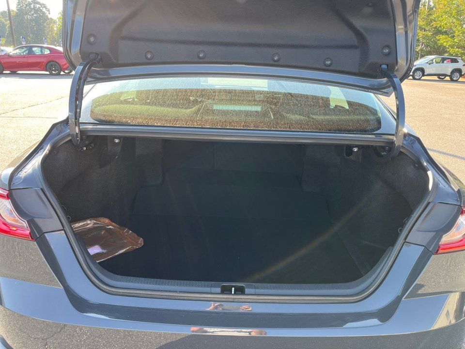Used 2026 Toyota Camry SE w/ Multimedia Upgrade Package FWD image 14