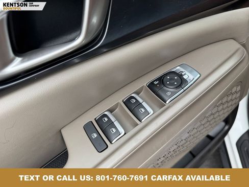 Used 2025 Kia Carnival FWD image 18