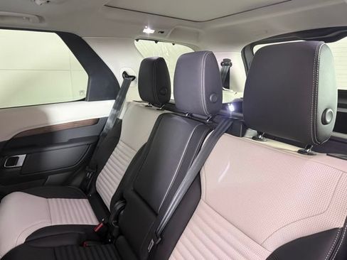 New 2026 Land Rover Discovery S AWD/4WD image 24