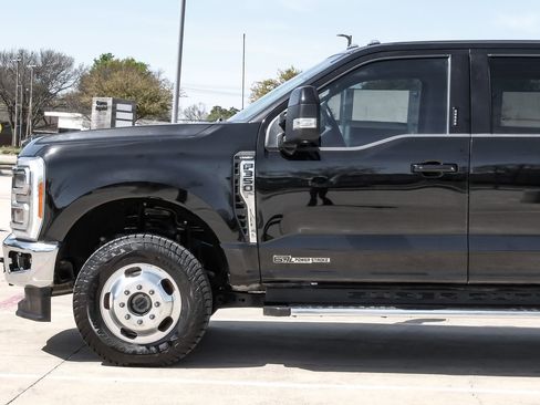 Used 2023 Ford F350 Lariat image 15