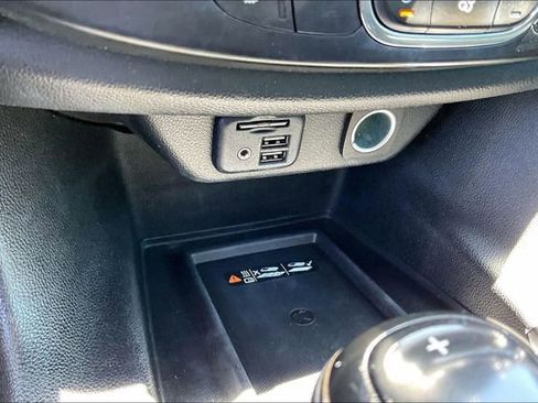 Used 2020 Chevrolet Traverse Premier FWD image 15