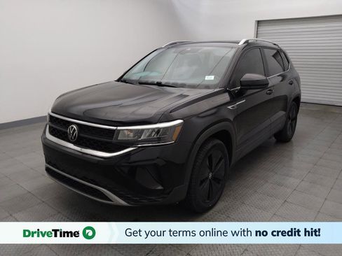 Used 2023 Volkswagen Taos SE image 1