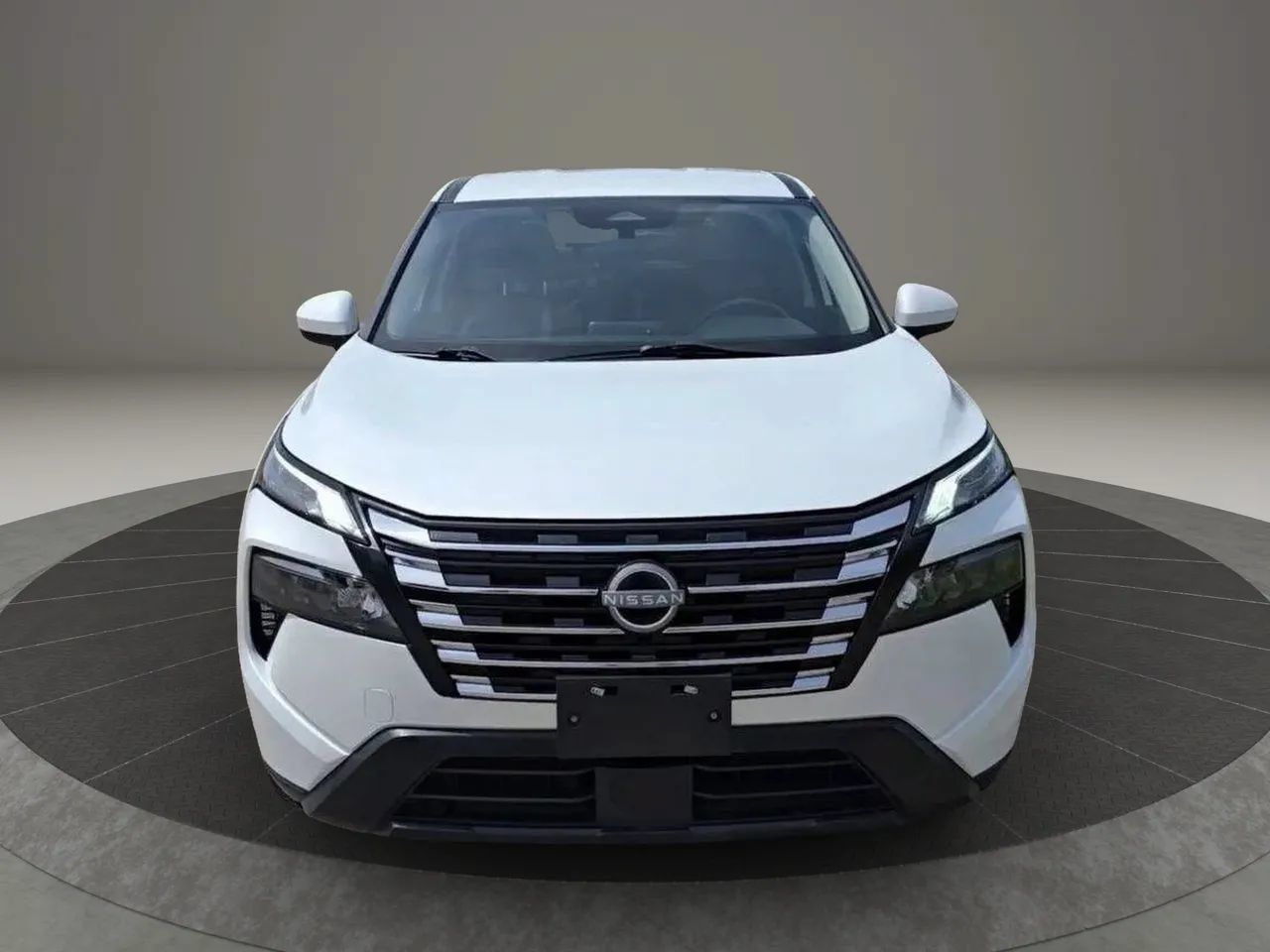 Used 2024 Nissan Rogue SV FWD image 2