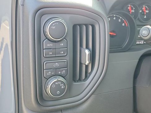 Used 2025 Chevrolet Silverado 1500 Custom Trail Boss w/ LPO, Dark Essentials Package AWD/4WD image 25