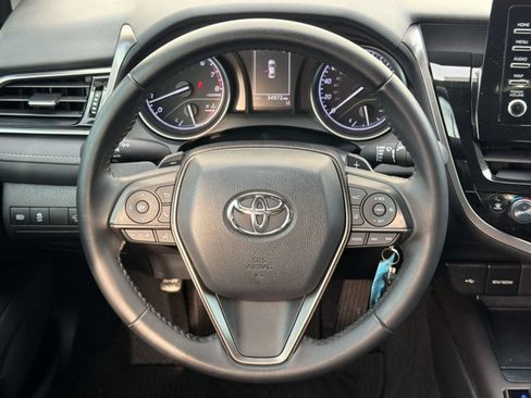 Used 2022 Toyota Camry SE FWD image 15