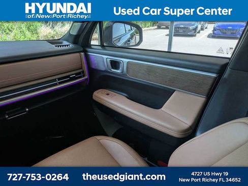 Used 2025 Hyundai Santa Fe Limited FWD image 25
