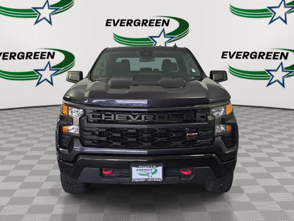 Used 2023 Chevrolet Silverado 1500 Custom Trail Boss AWD/4WD image 2