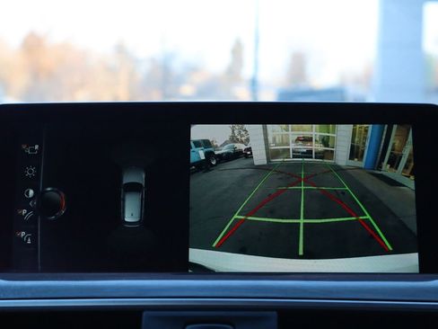 Used 2017 BMW 330i xDrive Wagon image 24