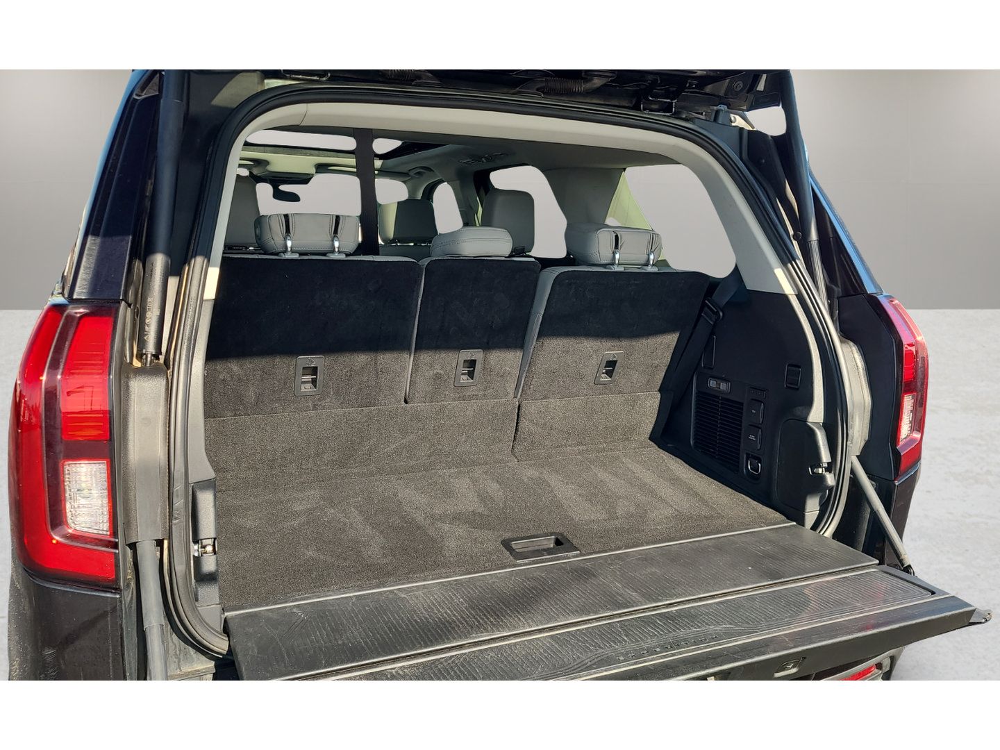 Used 2025 Ford Expedition Active AWD/4WD image 26
