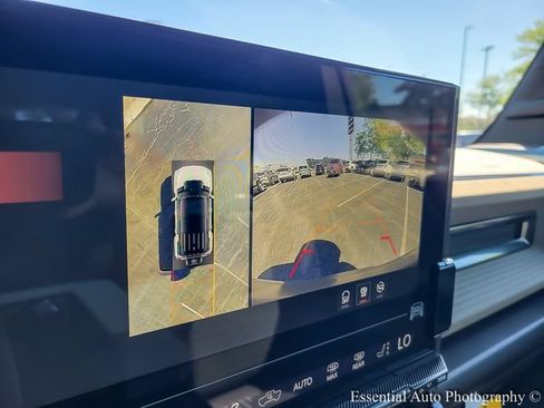 New 2026 GMC Hummer EV SUV w/ LPO, Dark Essentials Package AWD/4WD image 14