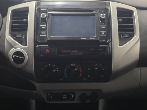 Used 2015 Toyota Tacoma Base image 13