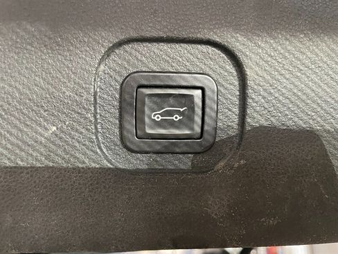 Used 2016 Chevrolet Equinox LT w/ LT Convenience Package image 23