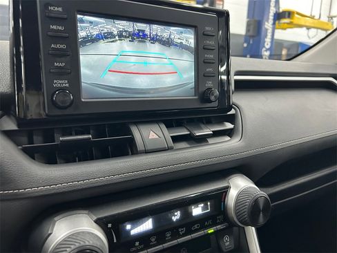 Used 2019 Toyota RAV4 LE image 30