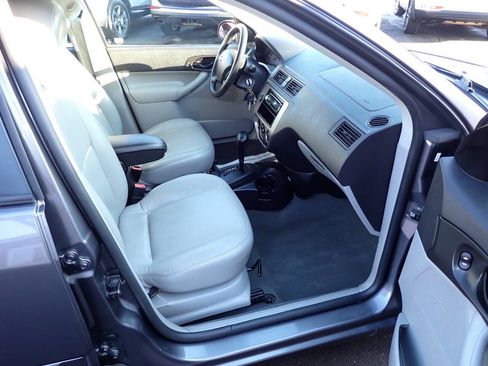 Used 2006 Ford Focus SES image 10