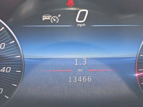 Certified 2024 Mercedes-Benz GLB 250 4MATIC image 11