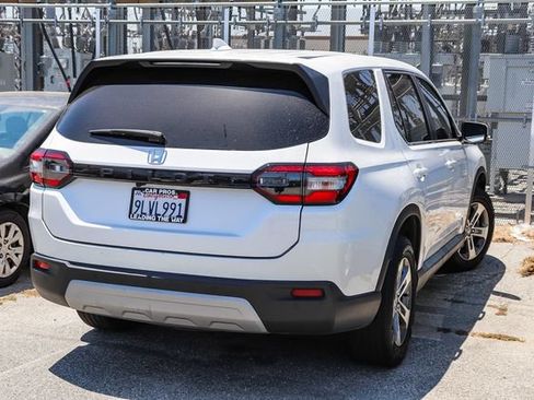 Used 2023 Honda Pilot EX-L image 10