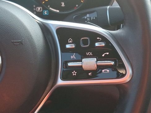 Used 2022 Mercedes-Benz GLC 300 4MATIC SUV image 22