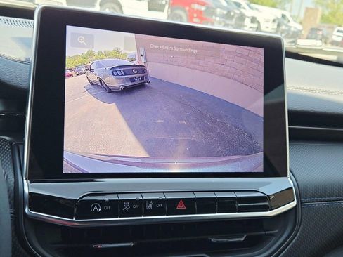 New 2026 Jeep Compass Latitude image 22